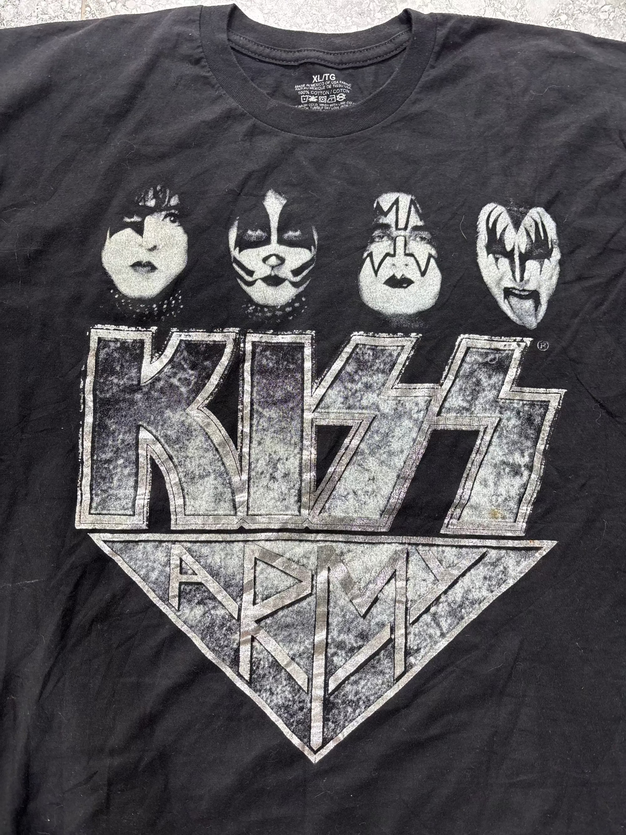 KISS Mens Faces with Silver Letters - XL on label can be L